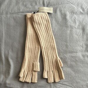 Ann Taylor Lt Pink Knitted Gloves